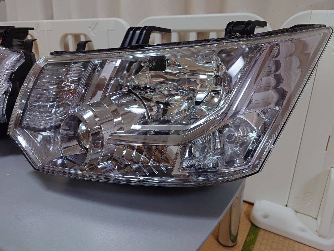 デリカD5 純正ヘッドライト　左右　超極上美品　早い者勝ち❕️