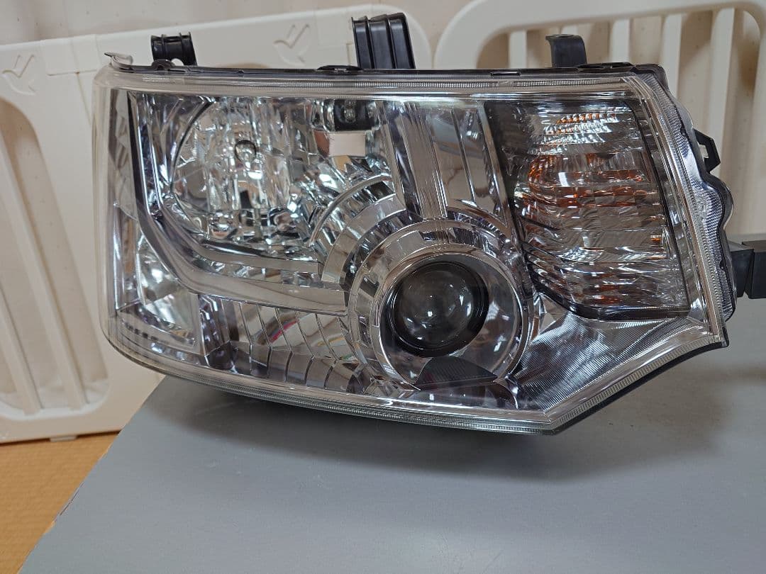 デリカD5 純正ヘッドライト　左右　超極上美品　早い者勝ち❕️