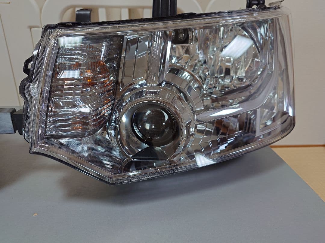 デリカD5 純正ヘッドライト　左右　超極上美品　早い者勝ち❕️