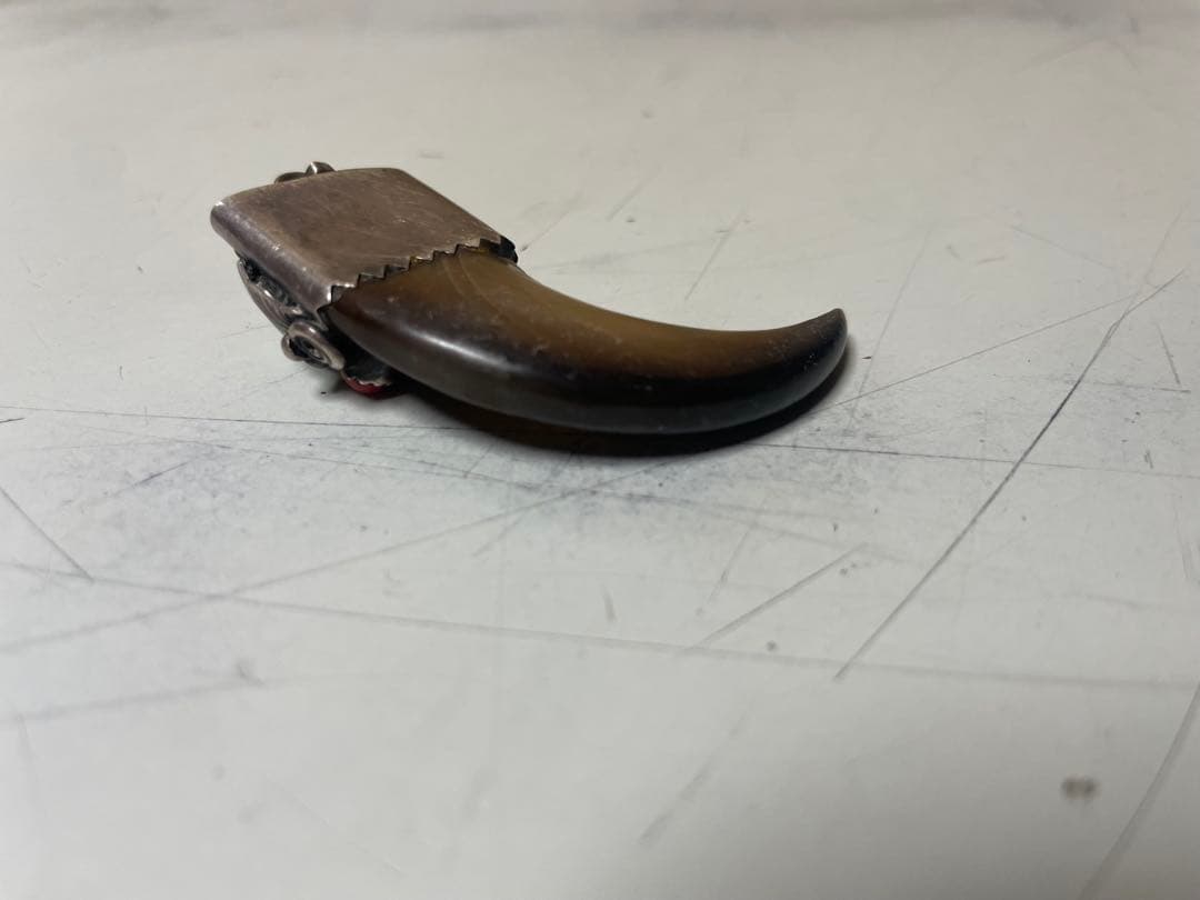 熊の爪ペンダントトップ　925刻印あり①