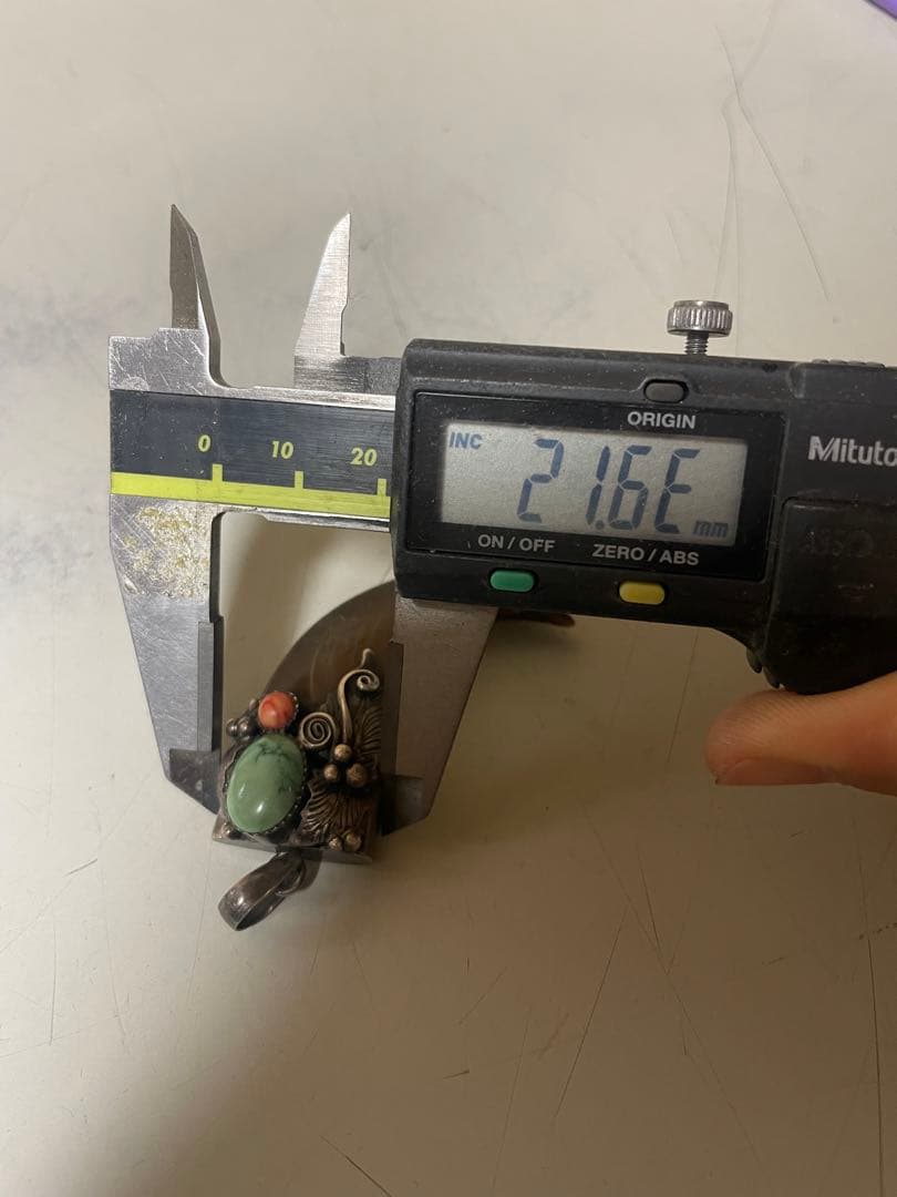 熊の爪ペンダントトップ　925刻印あり①