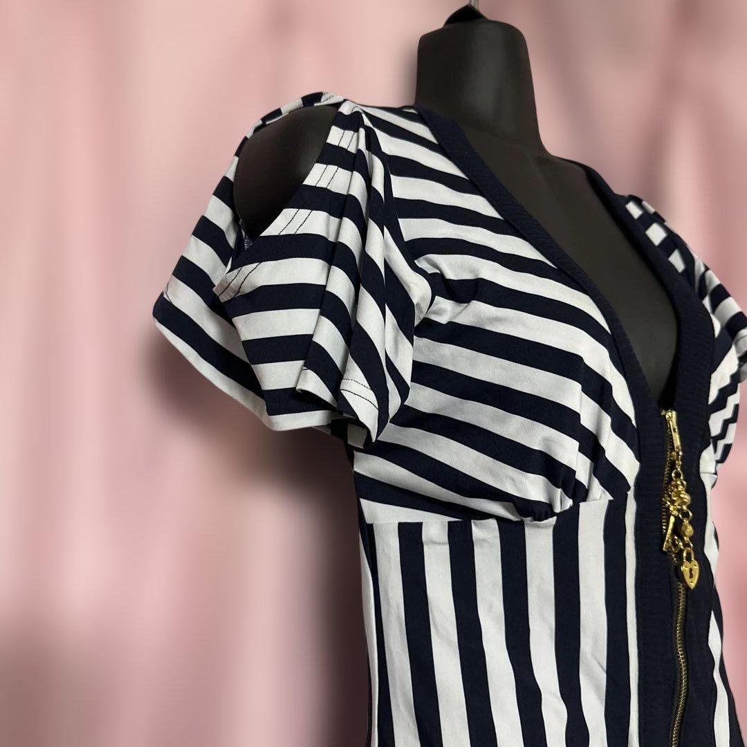 d.i.a ネイビーストライプデザイン 半袖トップス