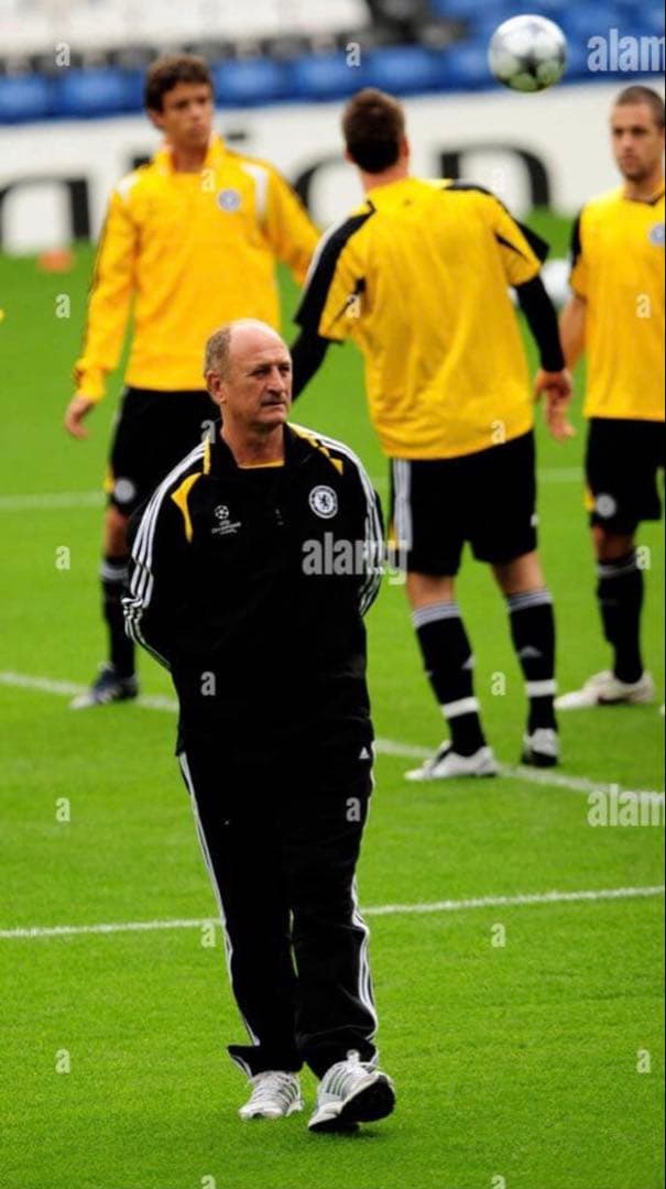 【希少】adidas チェルシー　UEFAチャンピオンズリーグ ジャケット L