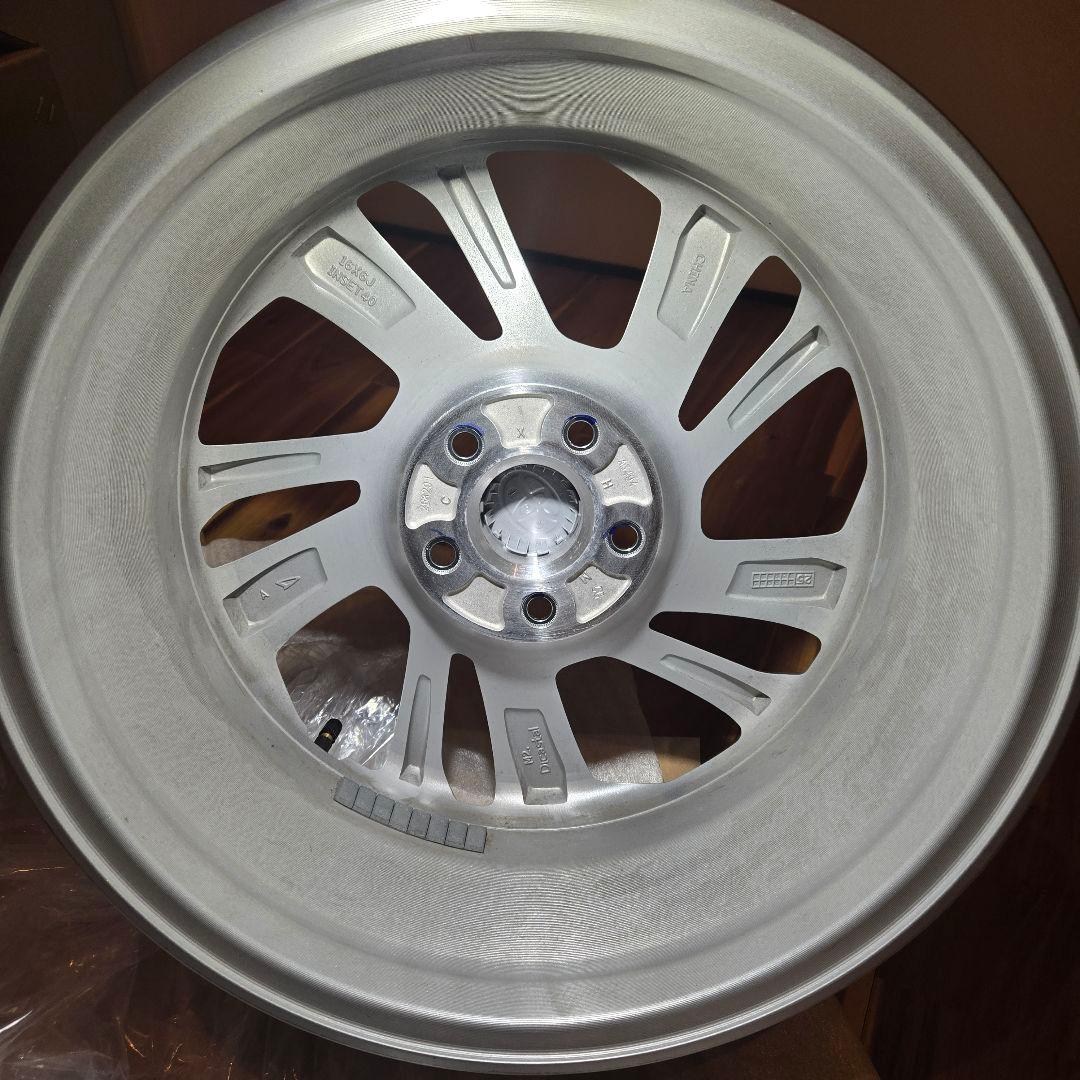 トヨタライズ　ハイブリッド 16インチ ホイール