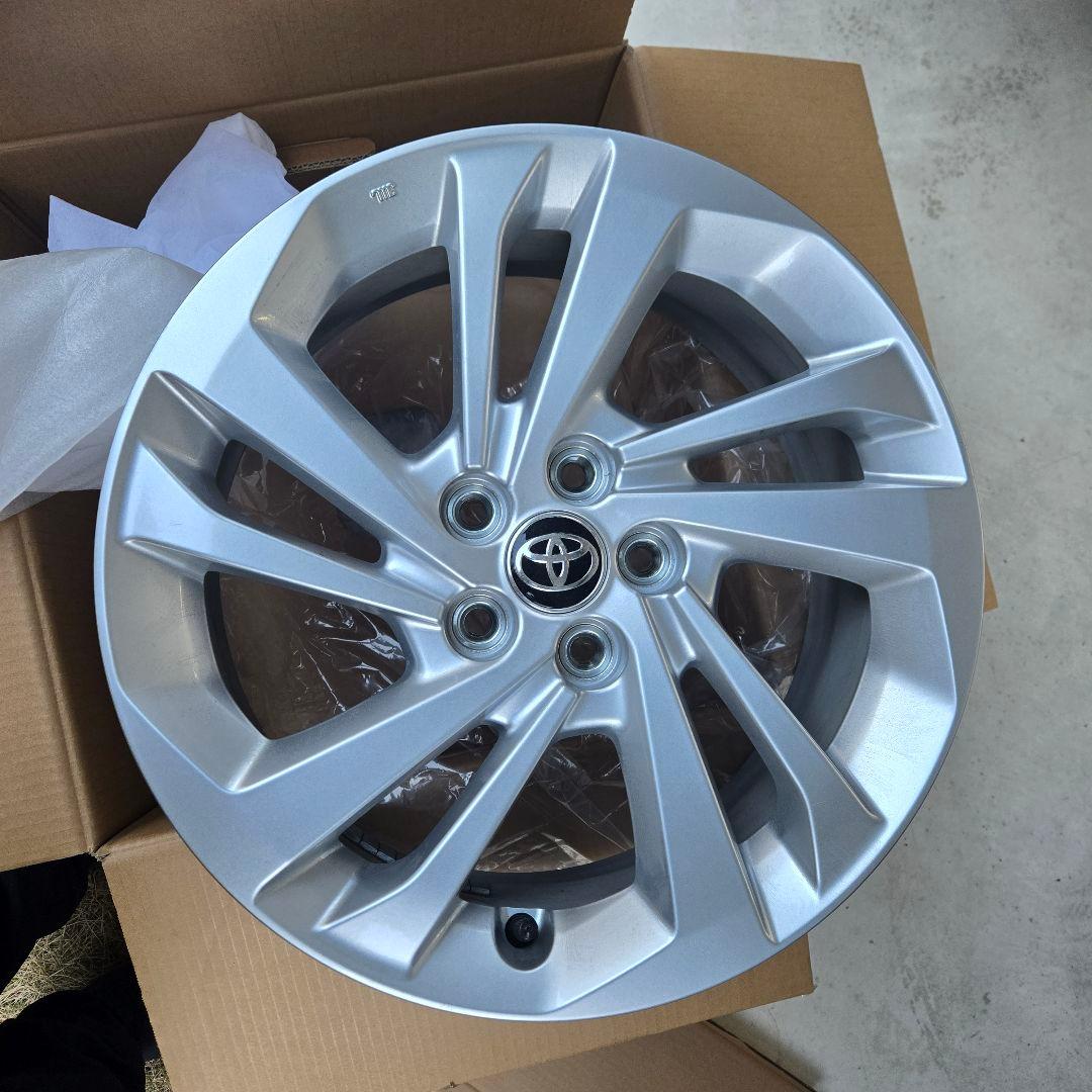 トヨタライズ　ハイブリッド 16インチ ホイール