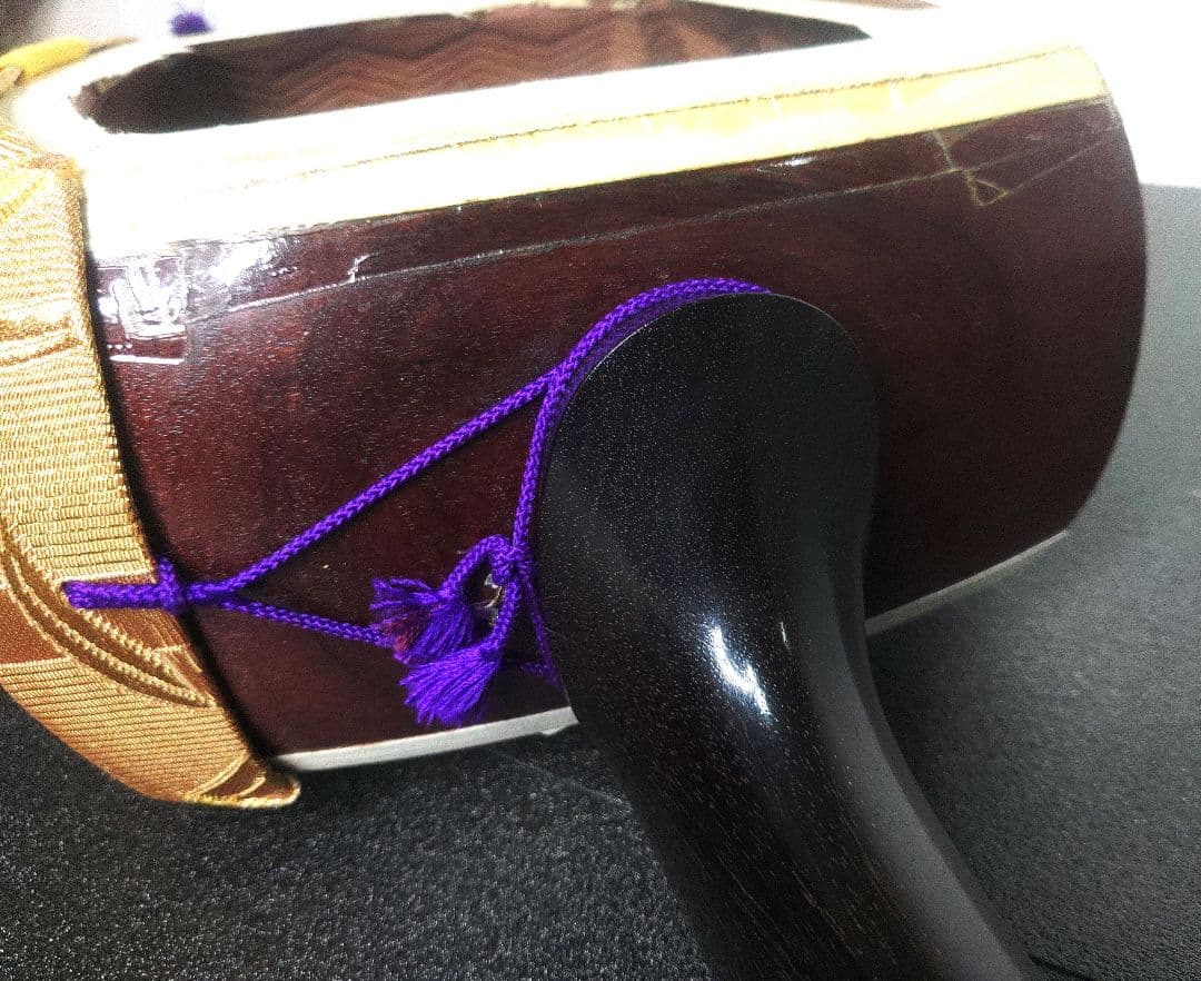 三味線　津軽三味線　紅木　綾杉胴　中棹　太棹　東さわり　【皮破れ、弦切れ】