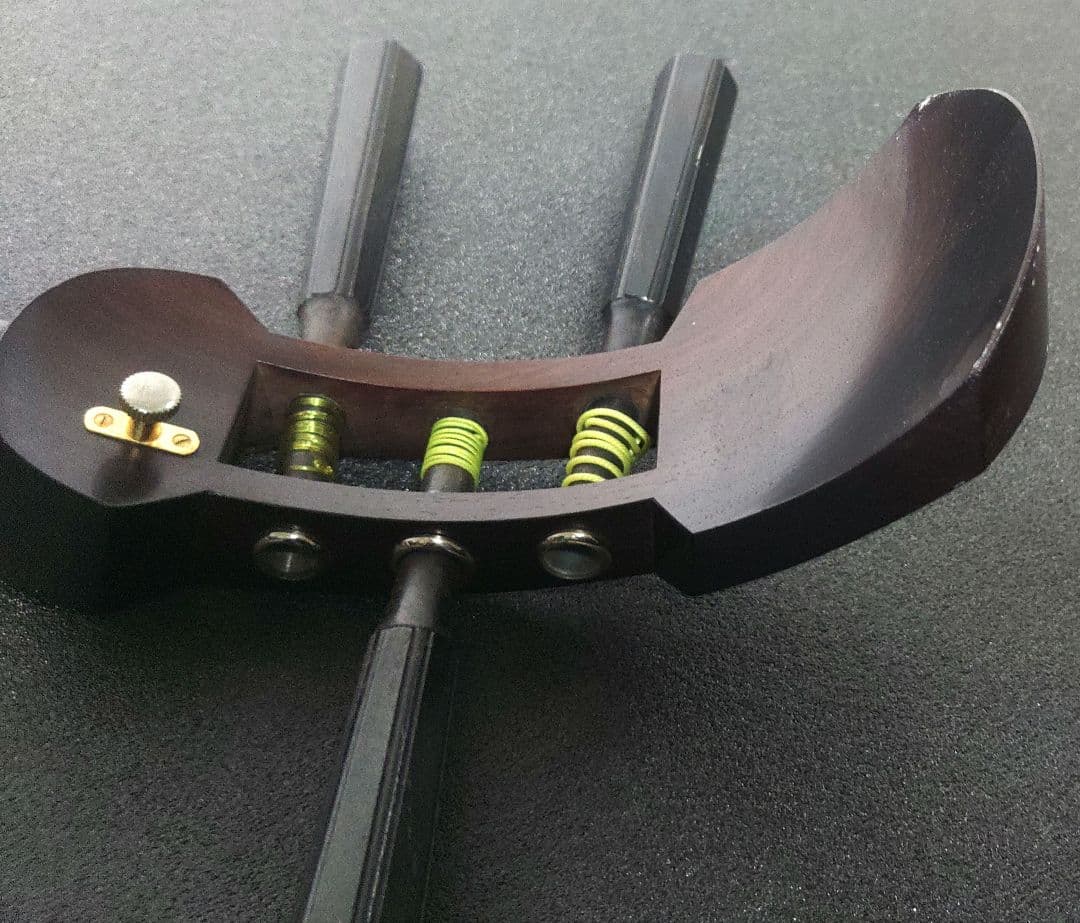 三味線　津軽三味線　紅木　綾杉胴　中棹　太棹　東さわり　【皮破れ、弦切れ】