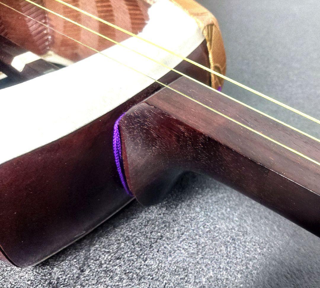 三味線　津軽三味線　紅木　綾杉胴　中棹　太棹　東さわり　【皮破れ、弦切れ】