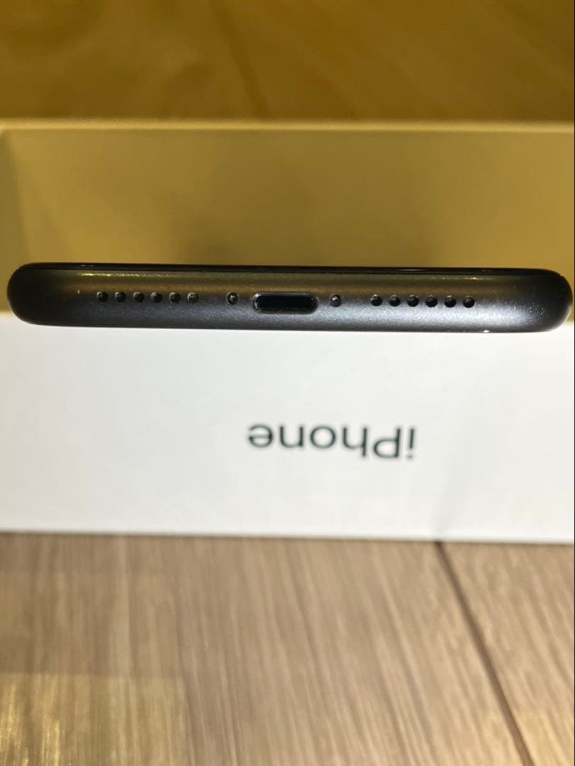 iPhone 11 64GB 付属品付き　SIMフリー