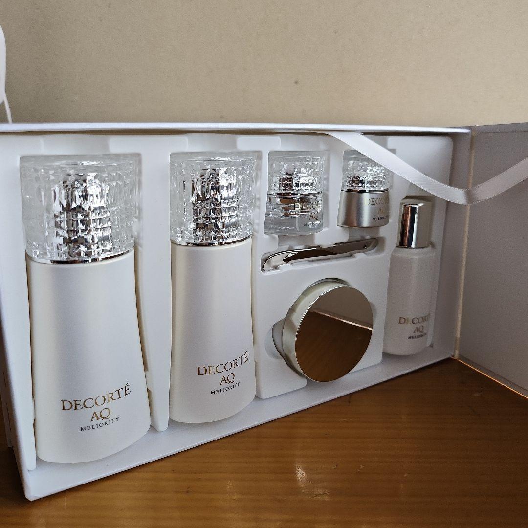 AQミリオリティ　ラグジュリアスコフレⅢ