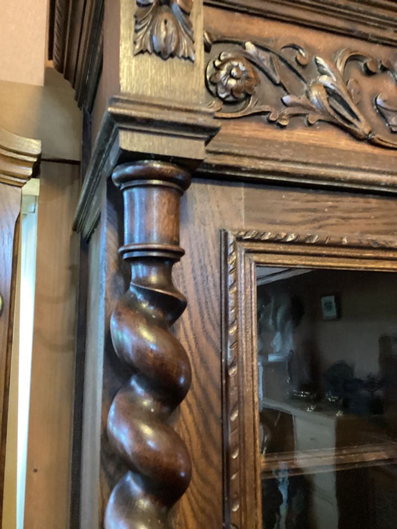 19世紀 アンティークフレンチ　オーク　ルネッサンス　ハントスタイルキャビネット