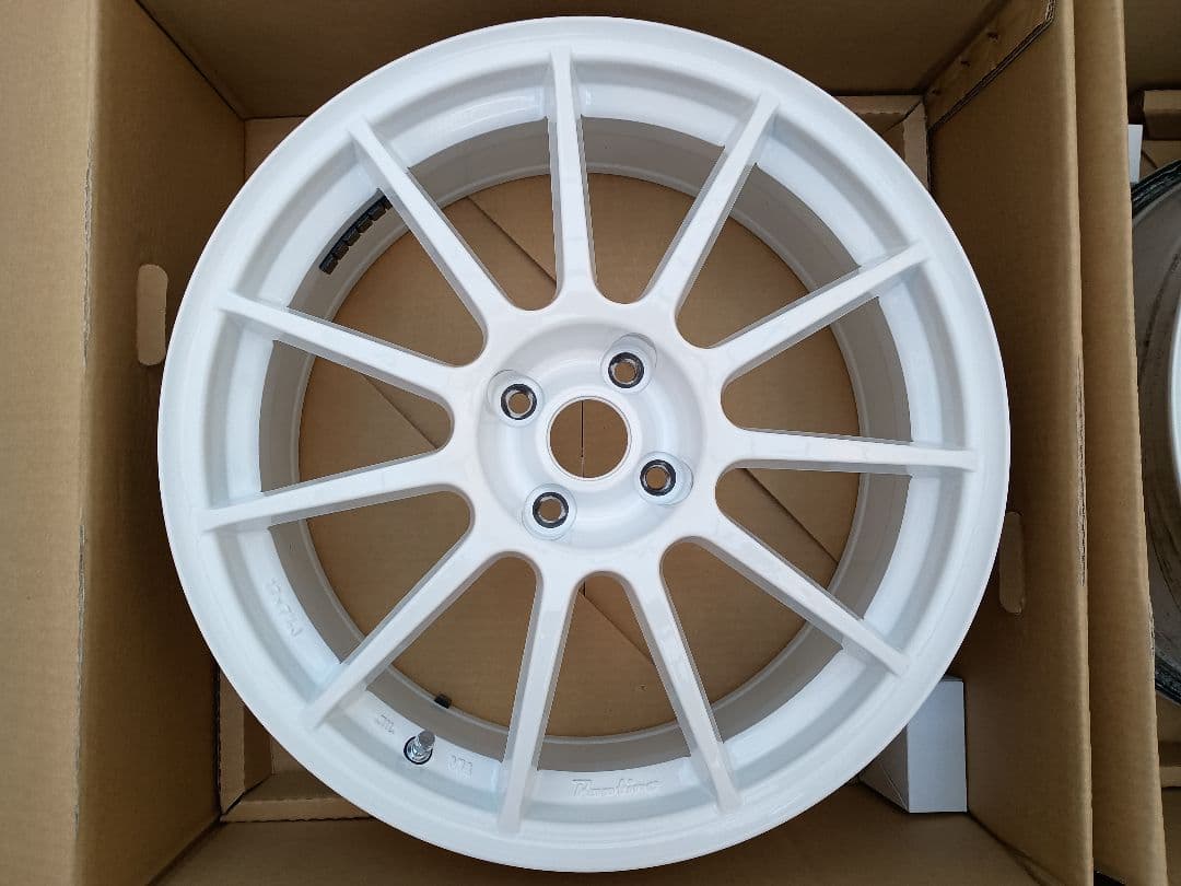 ASSO アルミホイール パルティーレ ピュアホワイト 17インチ アバルト