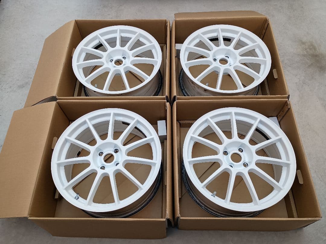 ASSO アルミホイール パルティーレ ピュアホワイト 17インチ アバルト