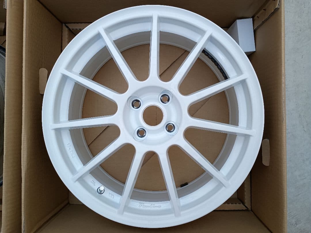 ASSO アルミホイール パルティーレ ピュアホワイト 17インチ アバルト