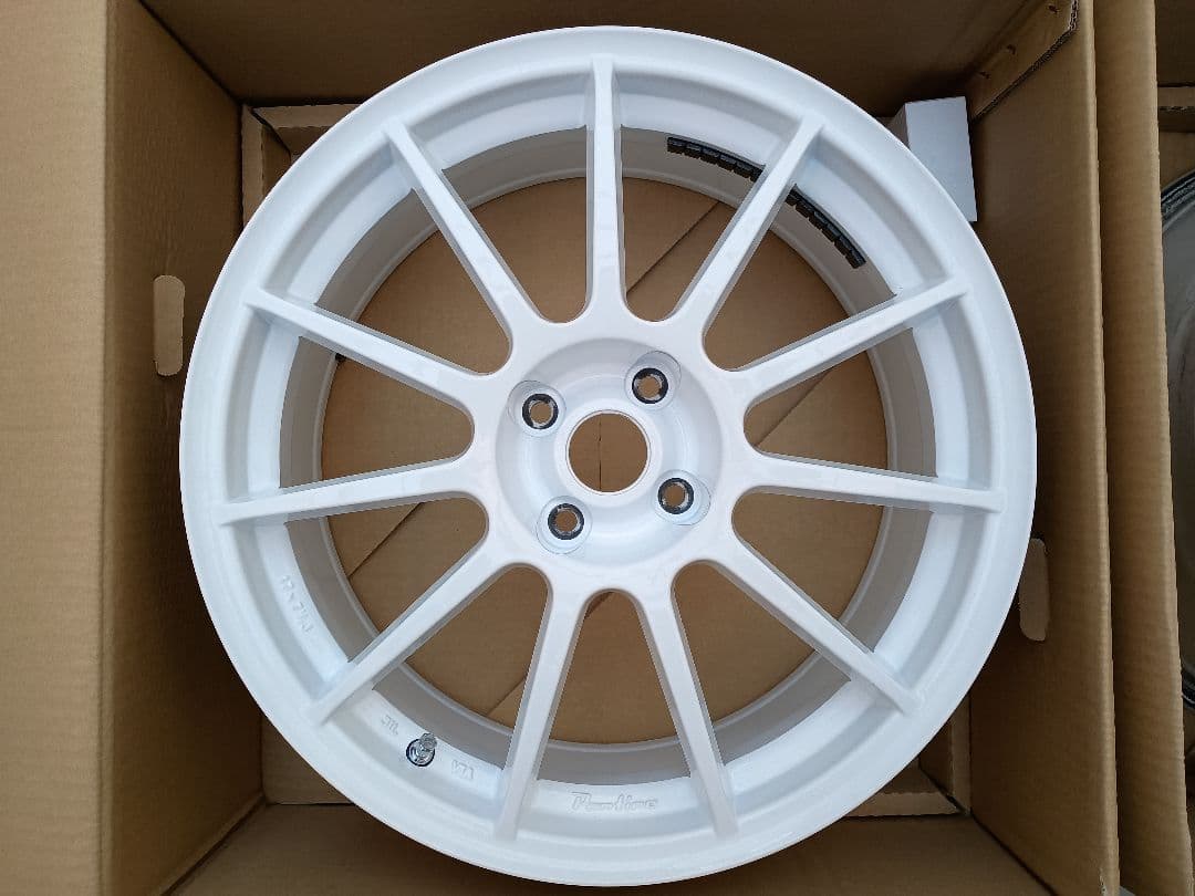 ASSO アルミホイール パルティーレ ピュアホワイト 17インチ アバルト