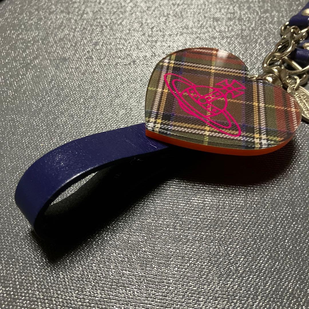 ヴィヴィアン・ウエストウッド ハート スタッズ グローブホルダー チャーム