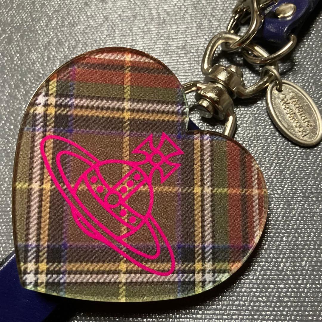 ヴィヴィアン・ウエストウッド ハート スタッズ グローブホルダー チャーム