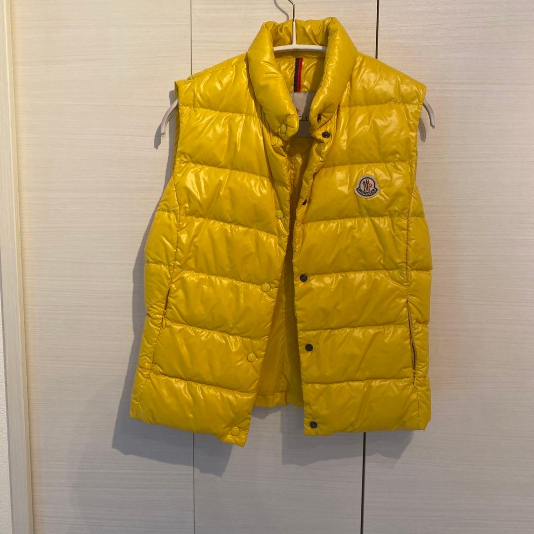 MONCLER イエロー ダウンベスト