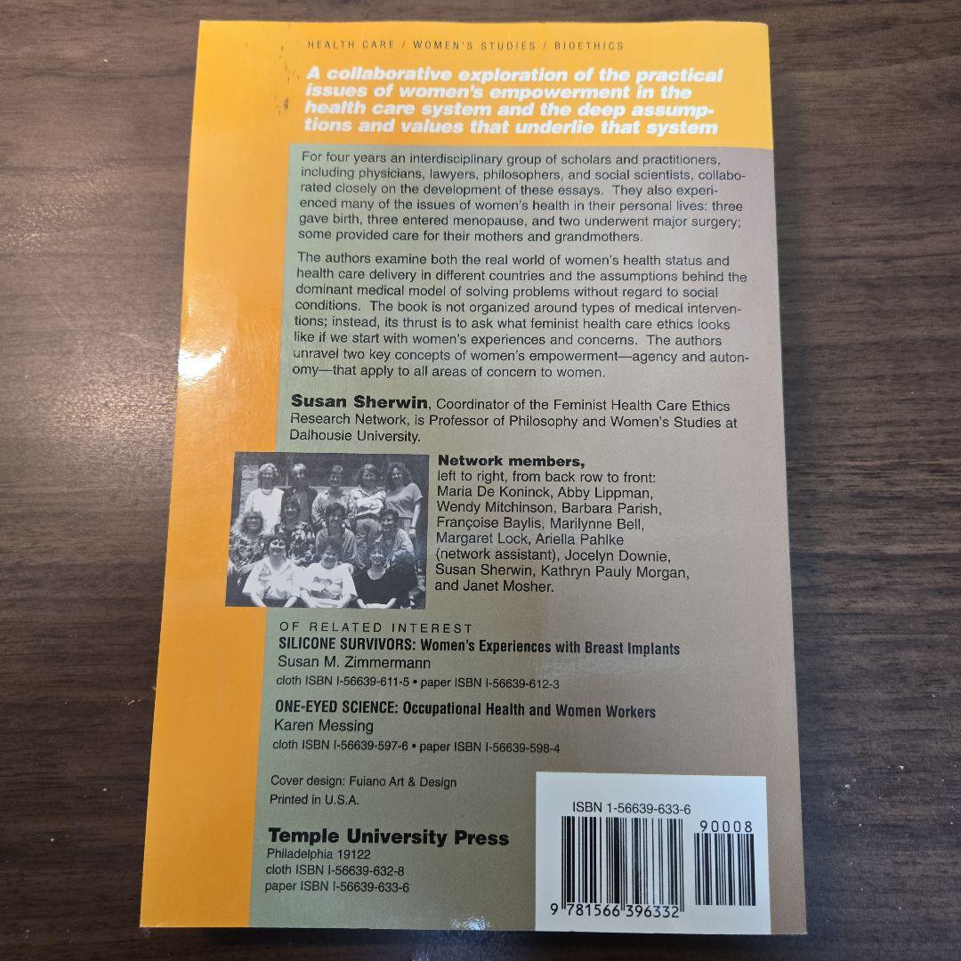 洋書 The Politics of Women's Health