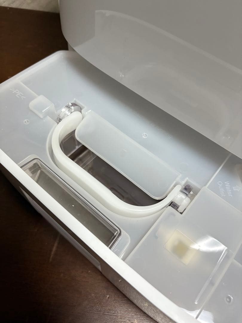 ナノイー 除湿機 ホワイト　F-YZVX60 23年式　美品　Panasonic