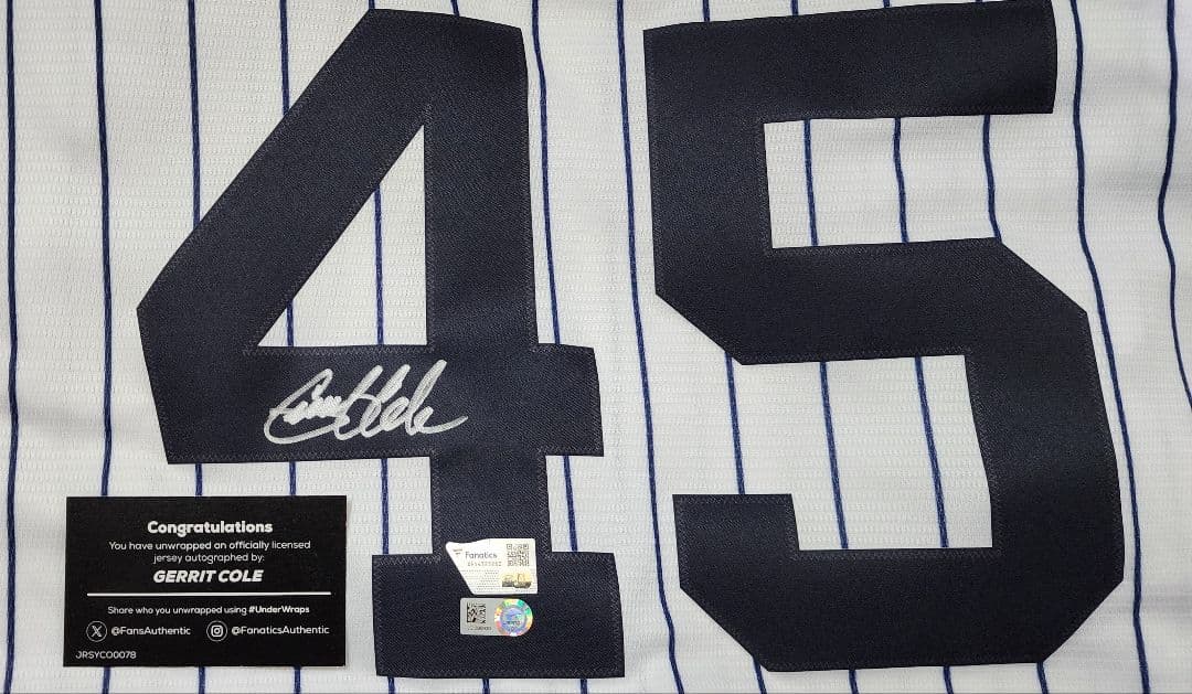【あいちゃん】Gerrit Cole サイン入りジャージ 45