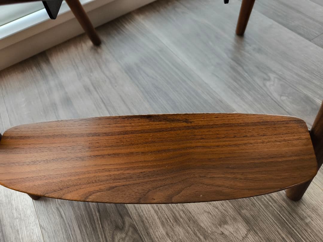 【ACTUSで購入使用期間少なめです】木製アームチェア 布張り座面　ウォルナット