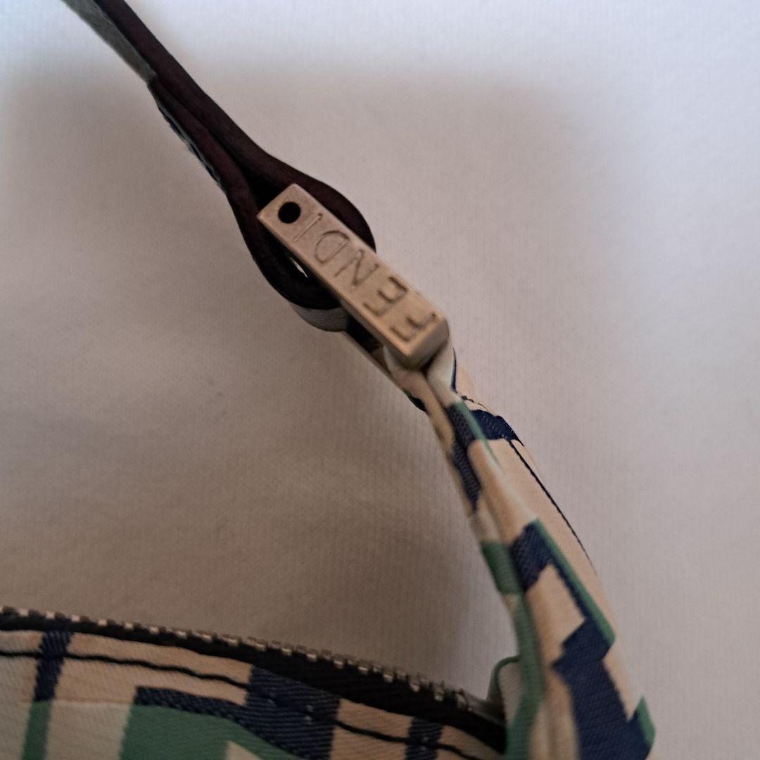 FENDI FFロゴショルダーバッグ