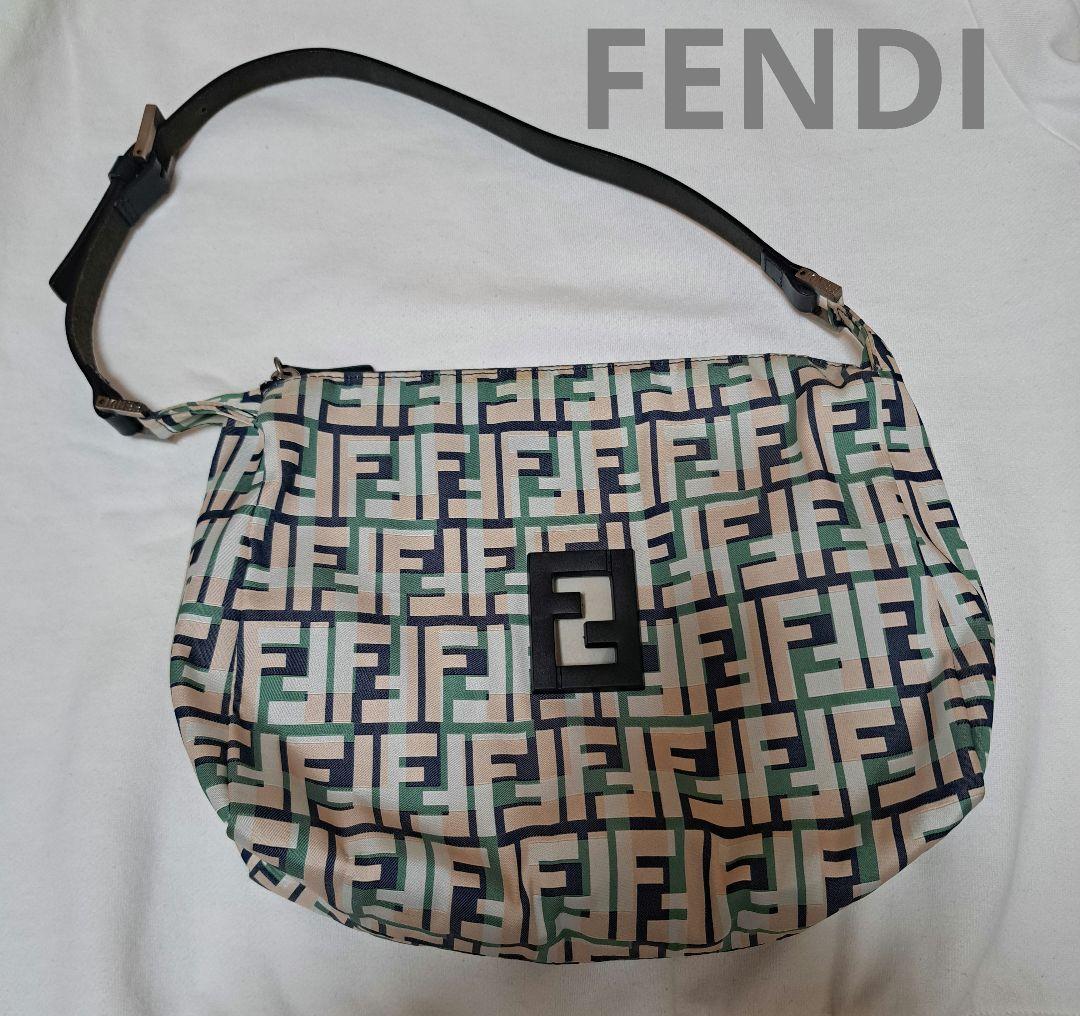 FENDI FFロゴショルダーバッグ