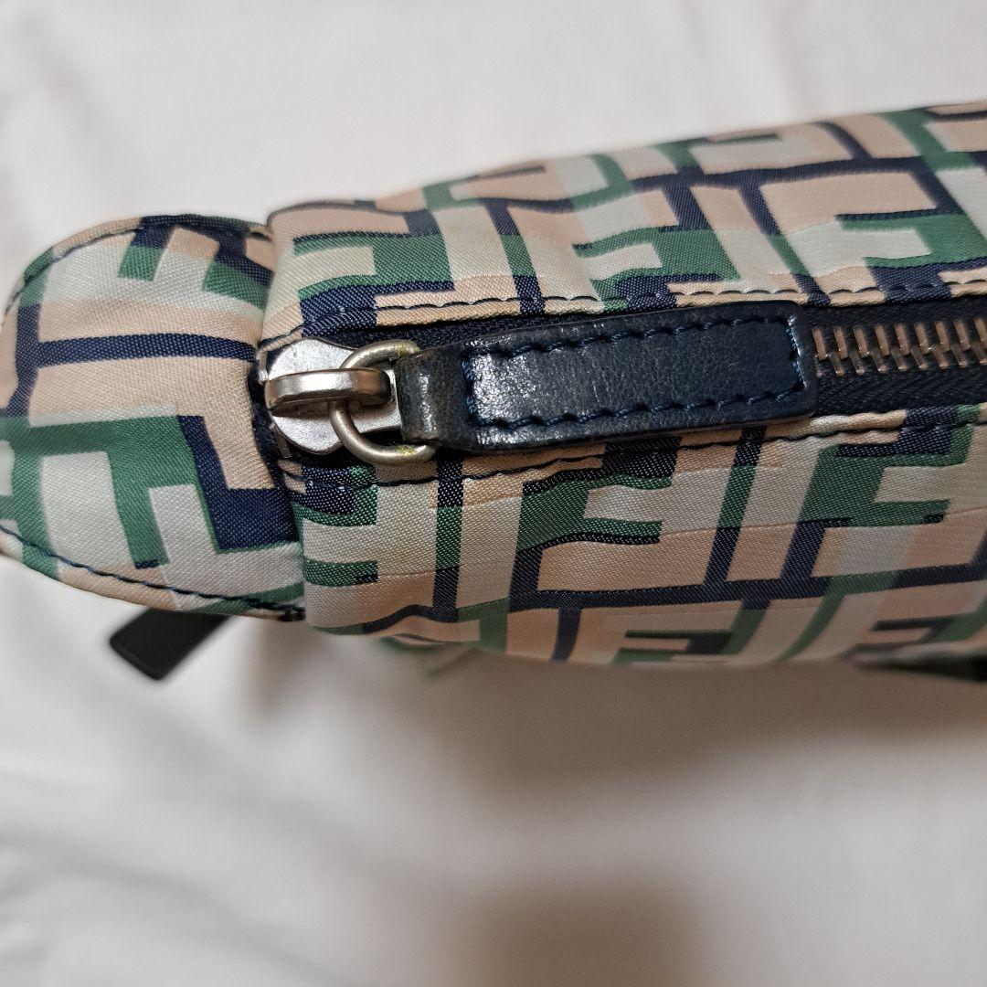 FENDI FFロゴショルダーバッグ