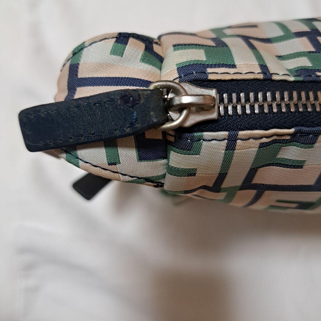 FENDI FFロゴショルダーバッグ