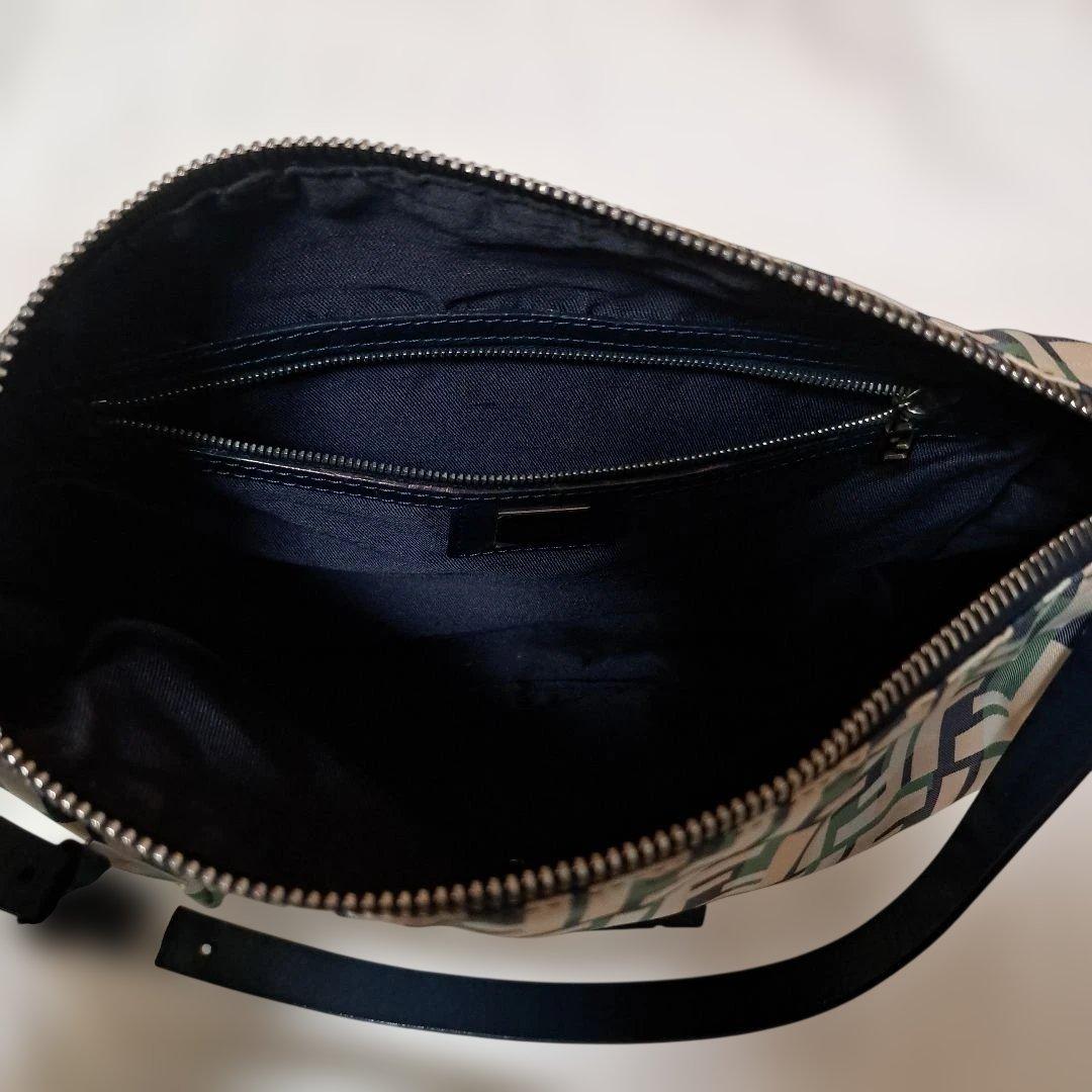 FENDI FFロゴショルダーバッグ