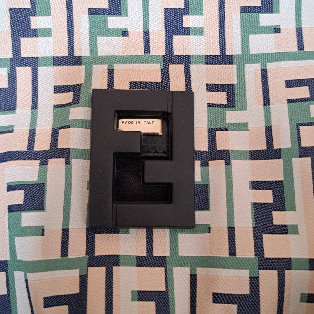 FENDI FFロゴショルダーバッグ