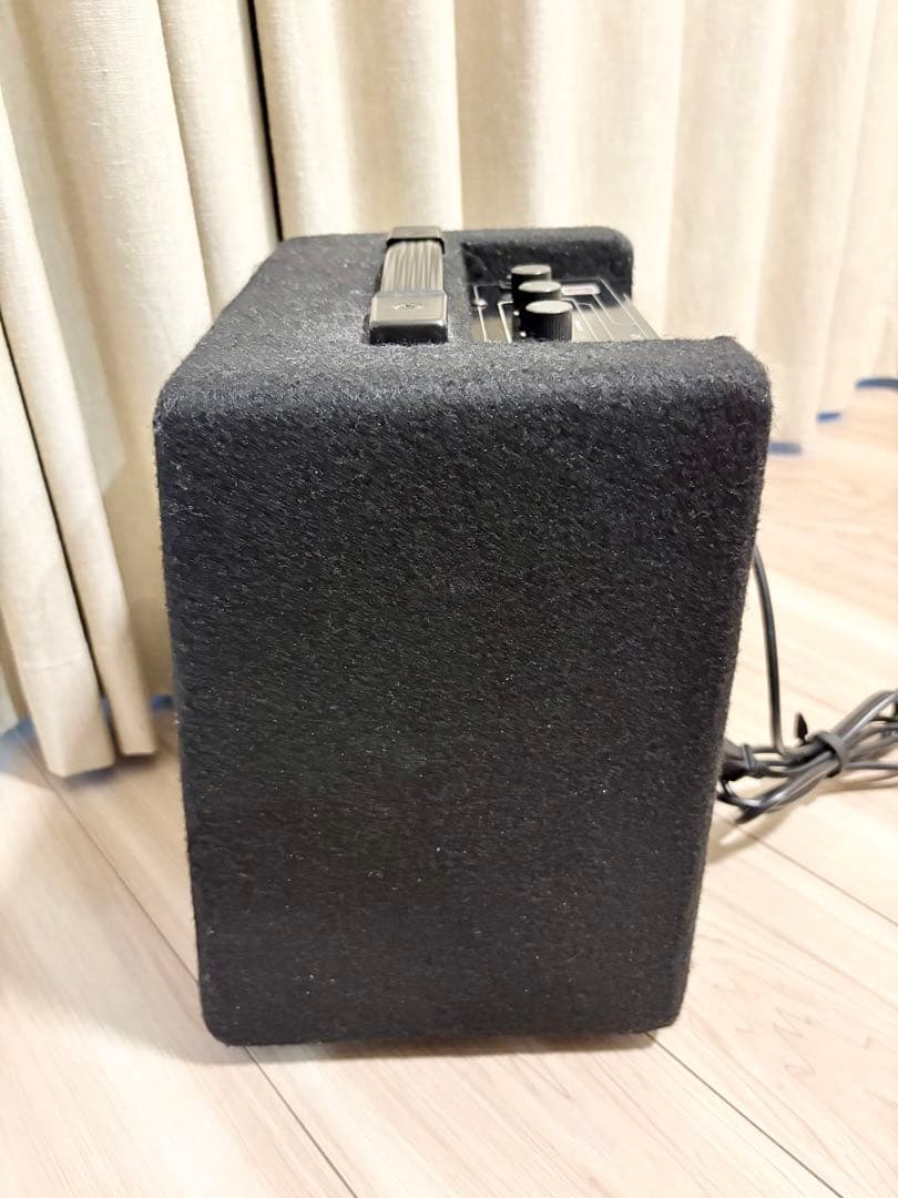 EDEN EC8 20Wベースアンプ