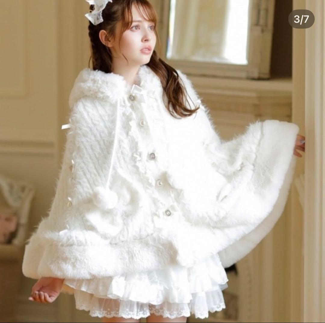 LIZ LISA ポンポンリボンニットファーポンチョ　ホワイト