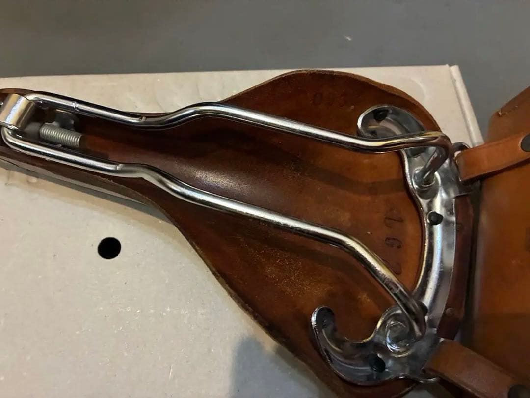 BROOKS SWIFT レザーサドル　ブラウン　レザーサドルバッグ