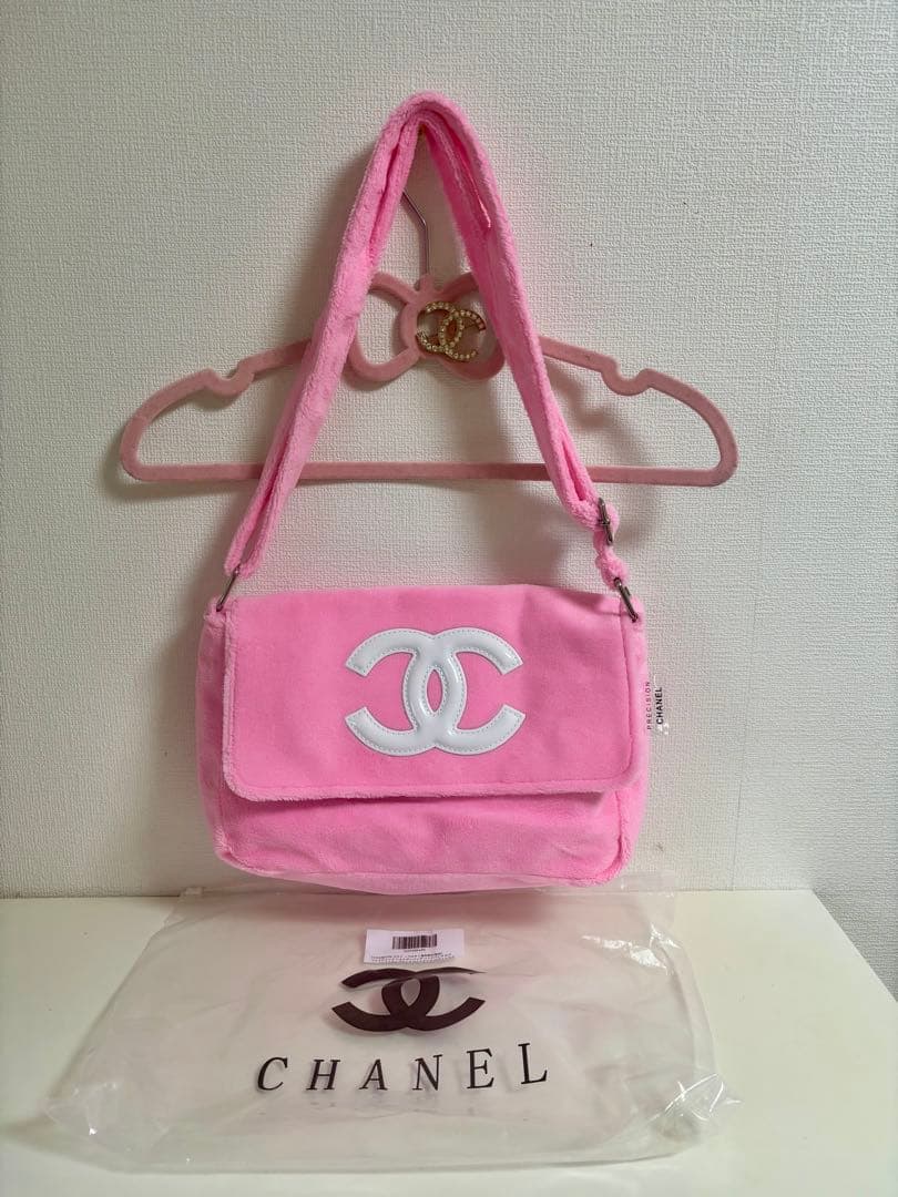 CHANEL ノベルティーショルダーバッグ【海外限定】ライトピンク/ホワイトロゴ