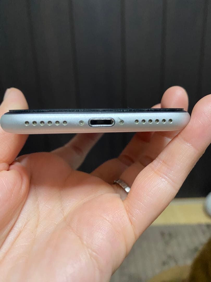 iPhoneSE第二世代　64GB ホワイト