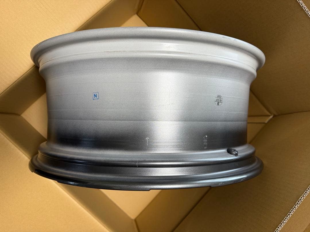 (^-^) 　クラウンエステート　ホイール4本　新車外し　21インチ