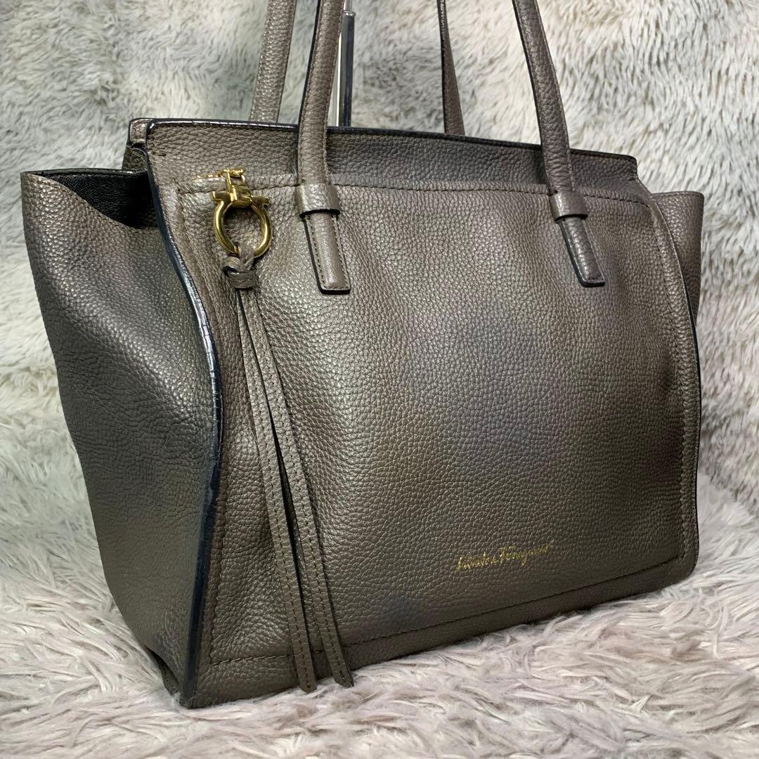 美品 SalvatoreFerragamo エイミー トートバッグ 肩掛け