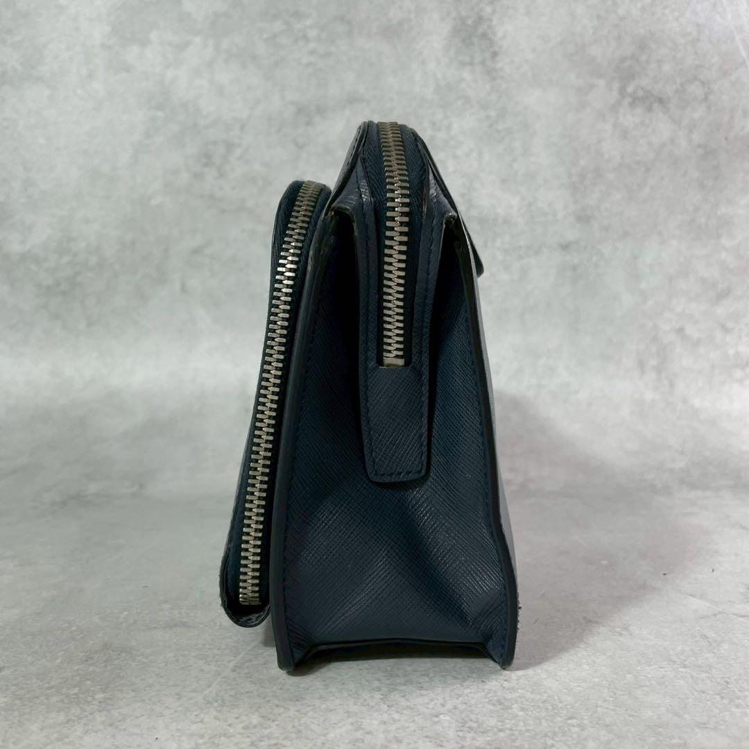 【人気モデル】PRADA セカンドバッグ 三角ロゴ サフィアーノレザー 紺色