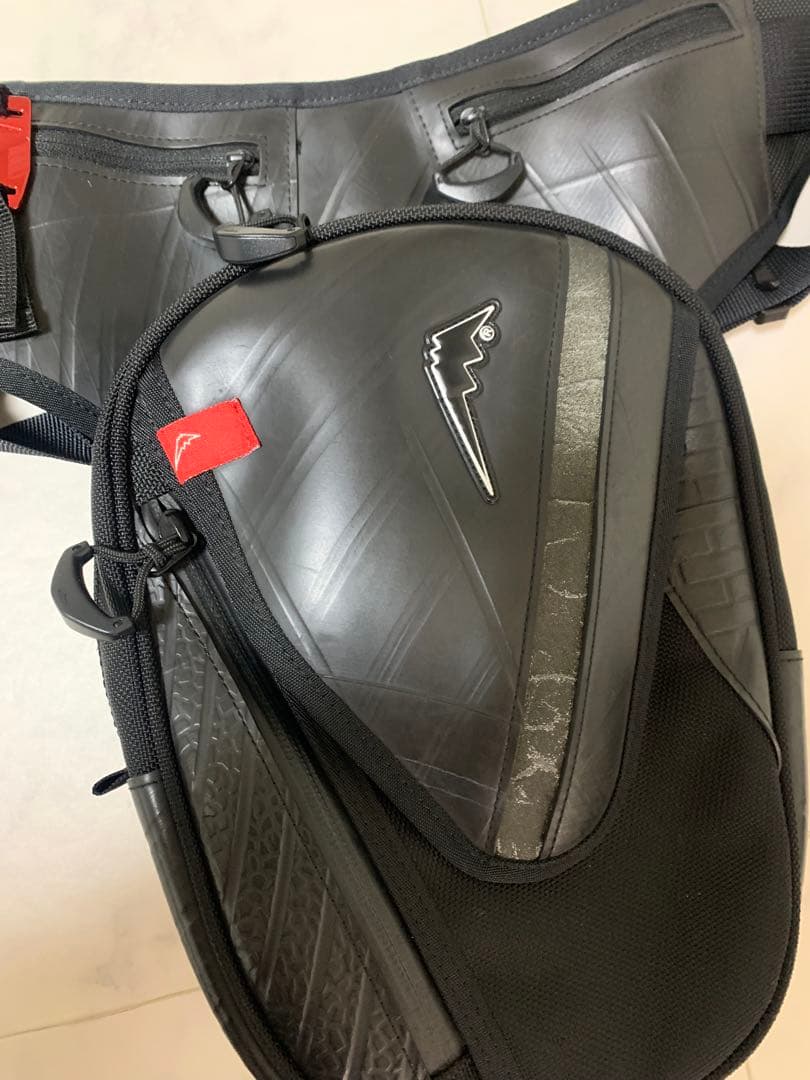 クシタニ✖️SEAL コラボ　レッグバッグ