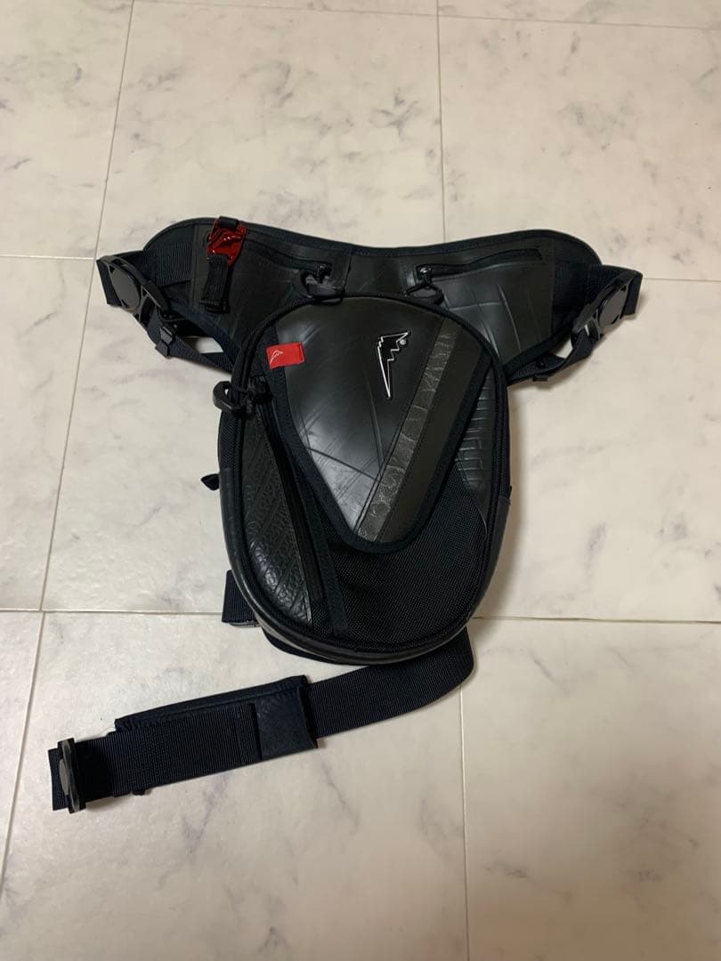 クシタニ✖️SEAL コラボ　レッグバッグ