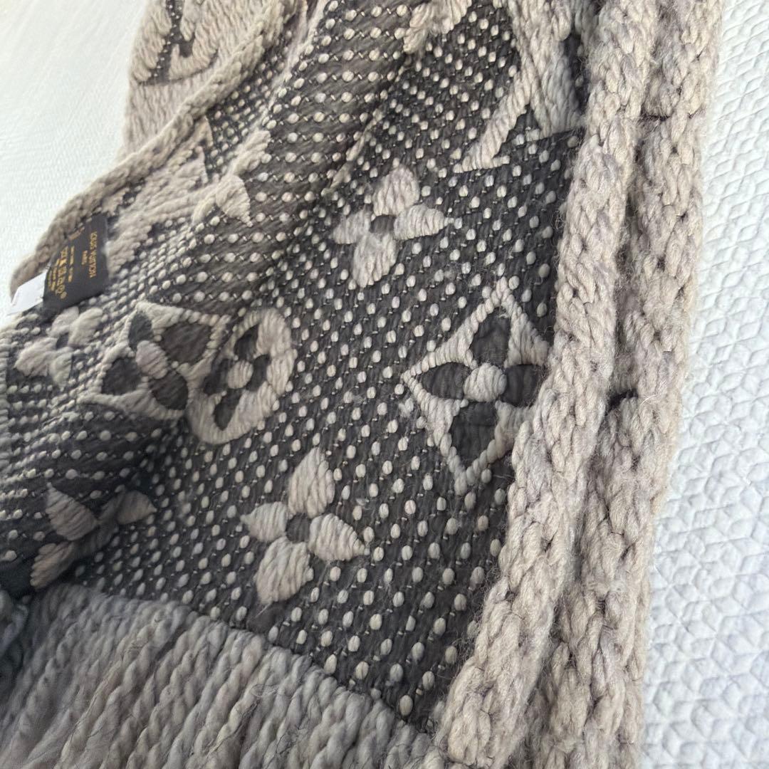 ⭐︎さくら⭐︎Louis Vuitton ベージュ✖️グレー　マフラー