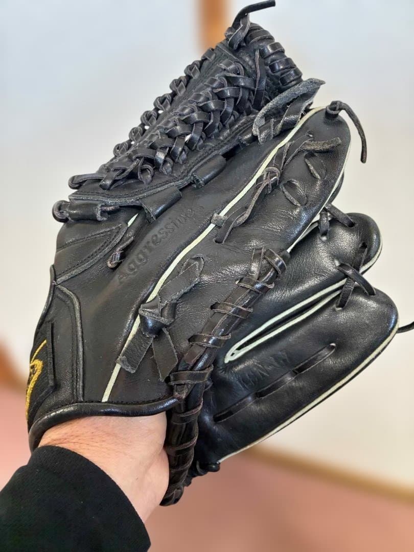 スラッガー 軟式グローブ投手・オールラウンド（ブラック）黒