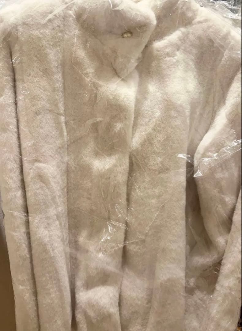 ジャケット・アウター Herlipto Winter Love Faux Fur Long Coat