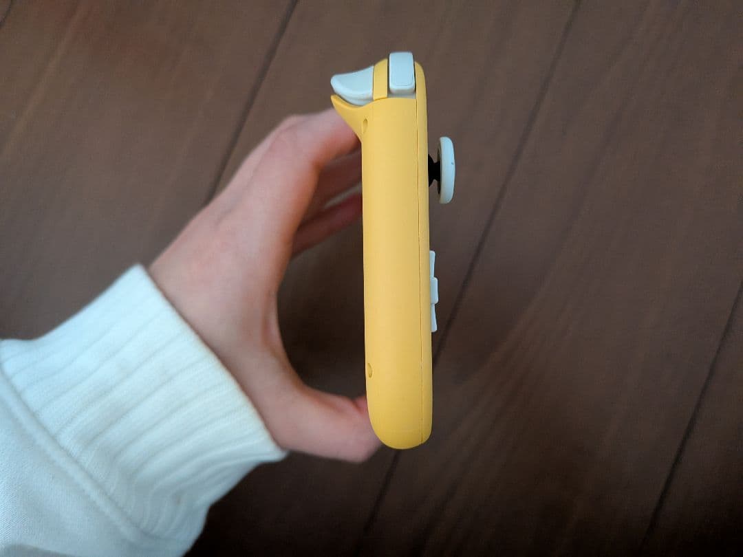 (美品。ケースつき)Nintendo Switch Lite イエロー 本体