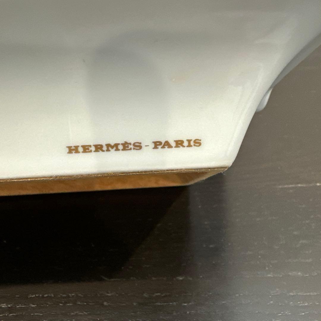 美品 HERMÈS 魚デザイン 陶磁器灰皿　アッシュトレイ