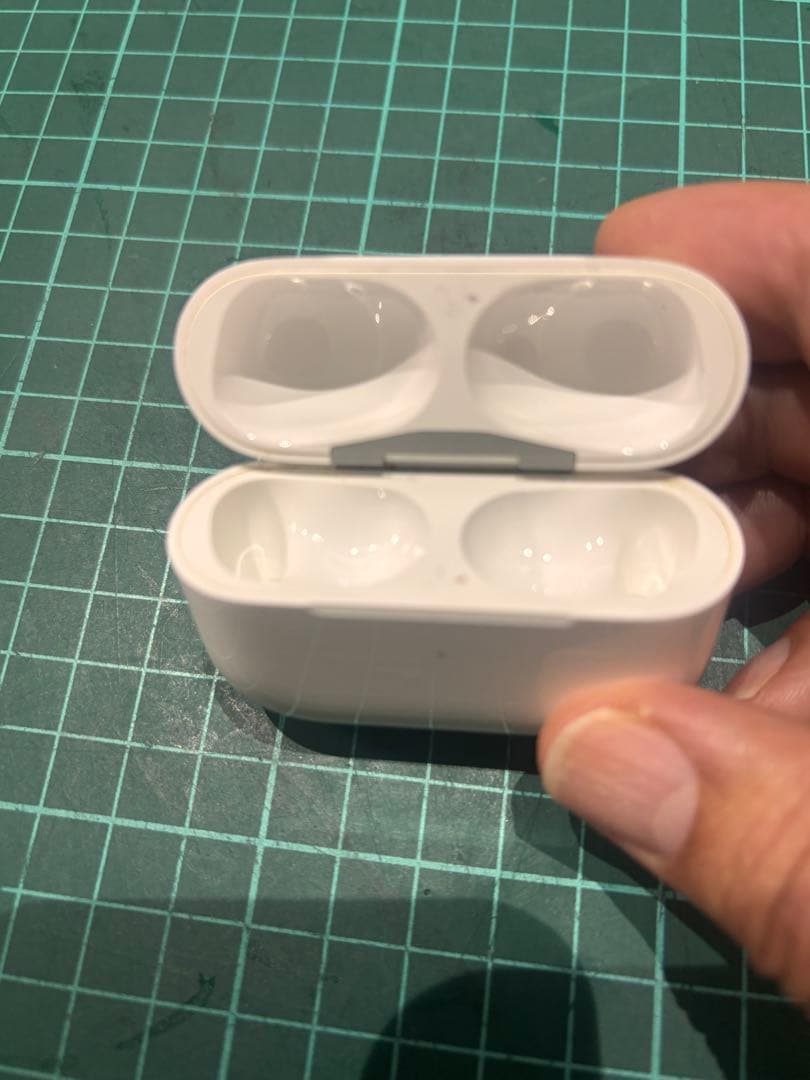 Apple AirPods Pro 第2世代　MagSafe充電ケース付き