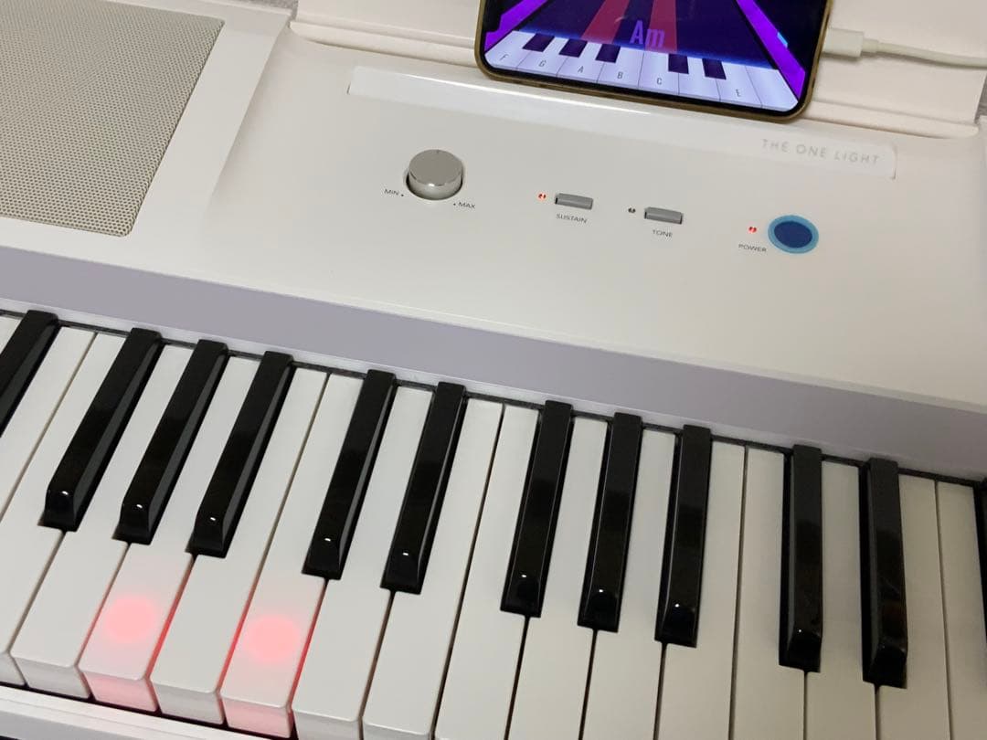 The ONE Smart Piano Light（ホワイト／61鍵）