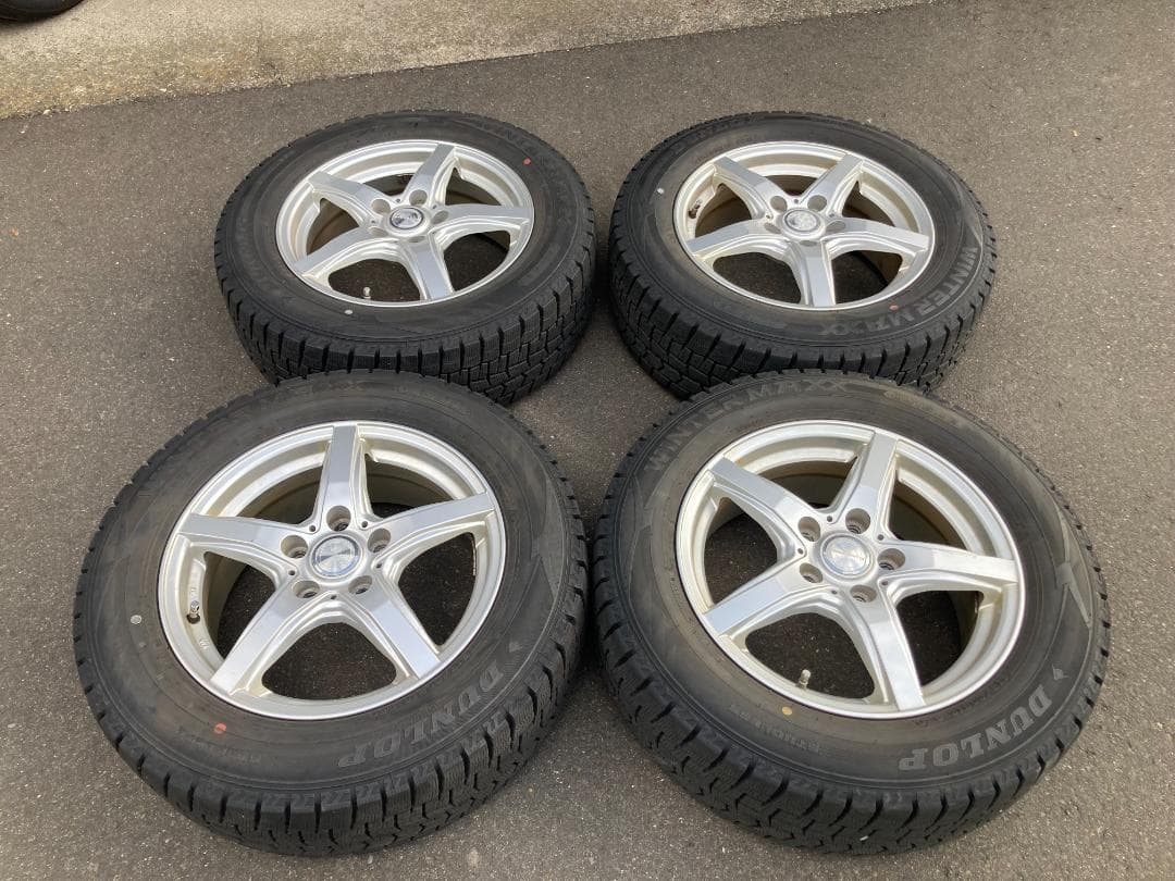 スタッドレスタイヤとホイール